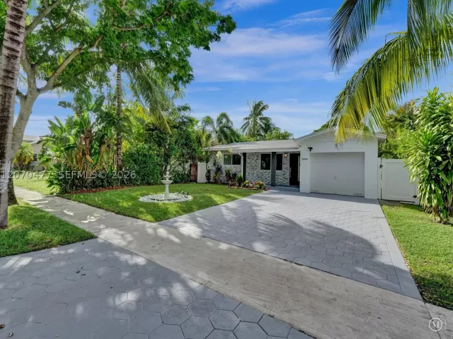 2-bedroom home for sale in Hollywood - 2446 Fillmore St - MondialRealty