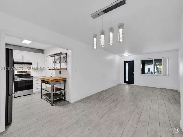 2-bedroom home for sale in Hollywood - 2446 Fillmore St - MondialRealty