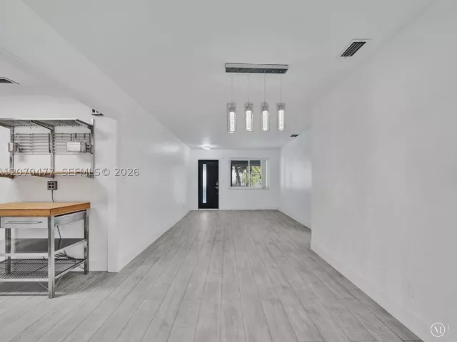 2-bedroom home for sale in Hollywood - 2446 Fillmore St - MondialRealty