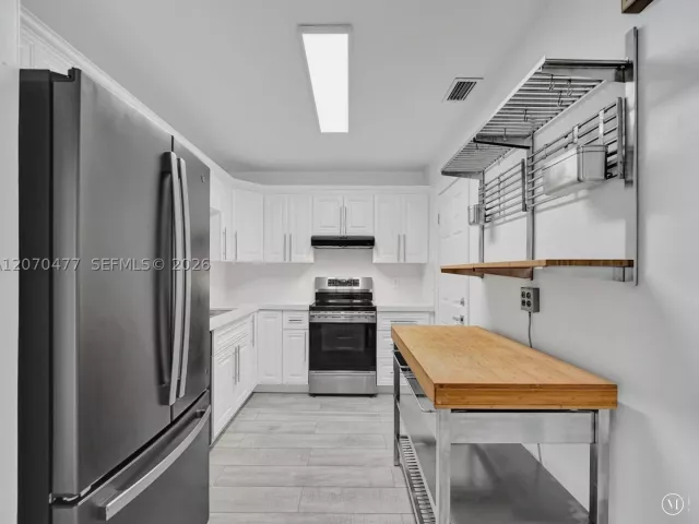 2-bedroom home for sale in Hollywood - 2446 Fillmore St - MondialRealty