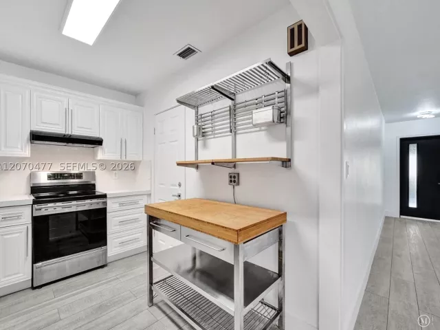 2-bedroom home for sale in Hollywood - 2446 Fillmore St - MondialRealty