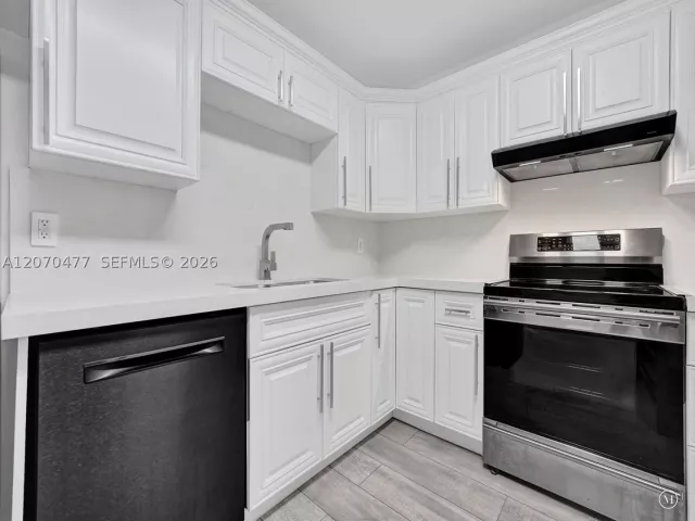 2-bedroom home for sale in Hollywood - 2446 Fillmore St - MondialRealty