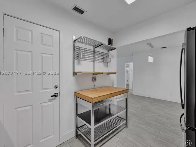 2-bedroom home for sale in Hollywood - 2446 Fillmore St - MondialRealty