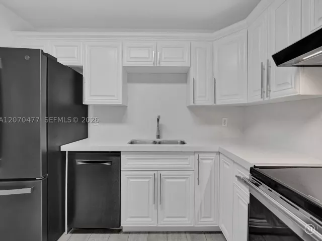 2-bedroom home for sale in Hollywood - 2446 Fillmore St - MondialRealty