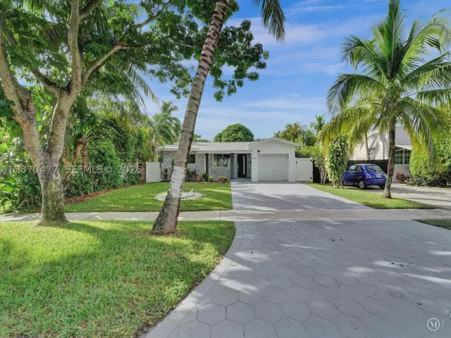 2-bedroom home for sale in Hollywood - 2446 Fillmore St - MondialRealty