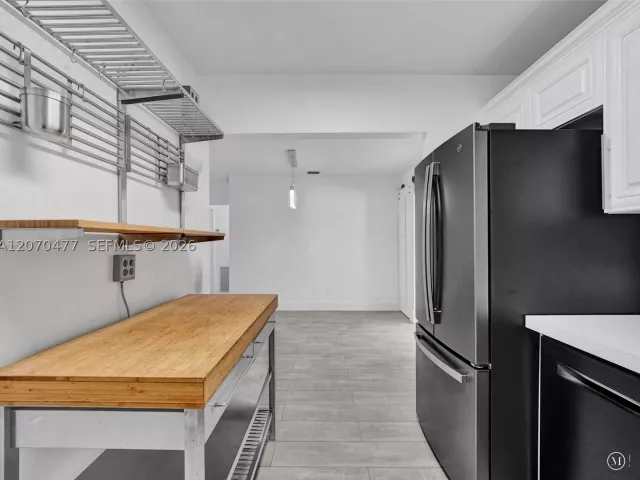 2-bedroom home for sale in Hollywood - 2446 Fillmore St - MondialRealty