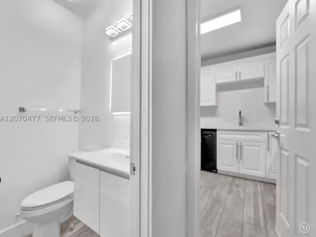 2-bedroom home for sale in Hollywood - 2446 Fillmore St - MondialRealty
