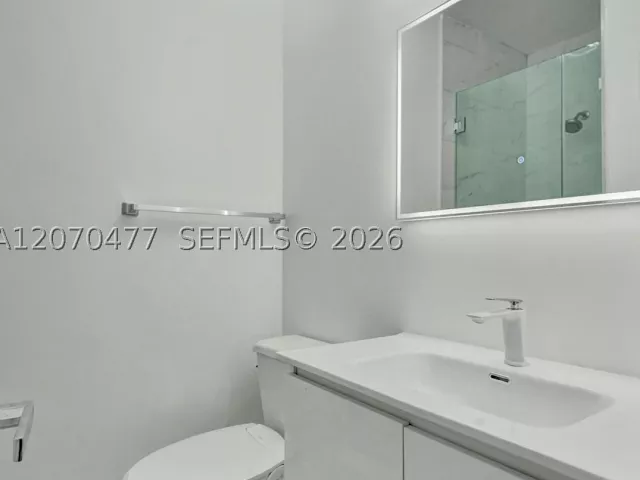 2-bedroom home for sale in Hollywood - 2446 Fillmore St - MondialRealty