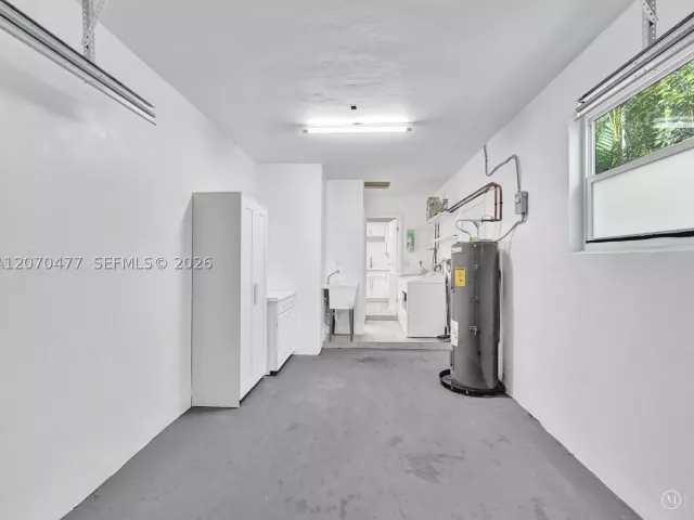 2-bedroom home for sale in Hollywood - 2446 Fillmore St - MondialRealty