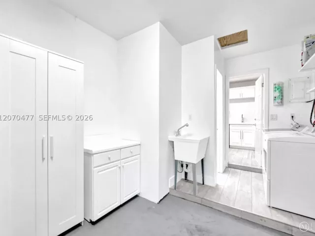 2-bedroom home for sale in Hollywood - 2446 Fillmore St - MondialRealty