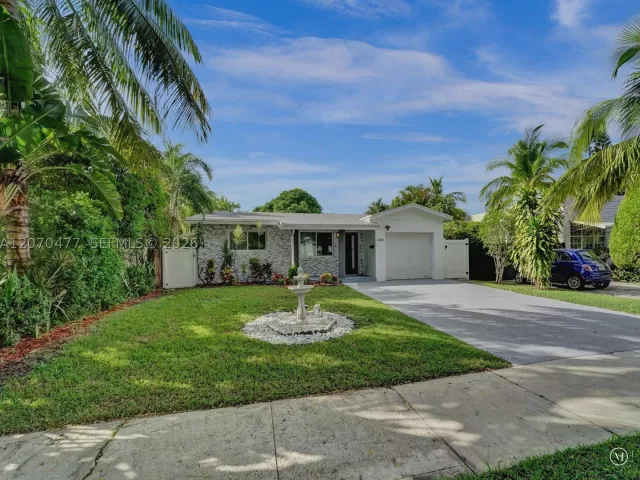 2-bedroom home for sale in Hollywood - 2446 Fillmore St - MondialRealty