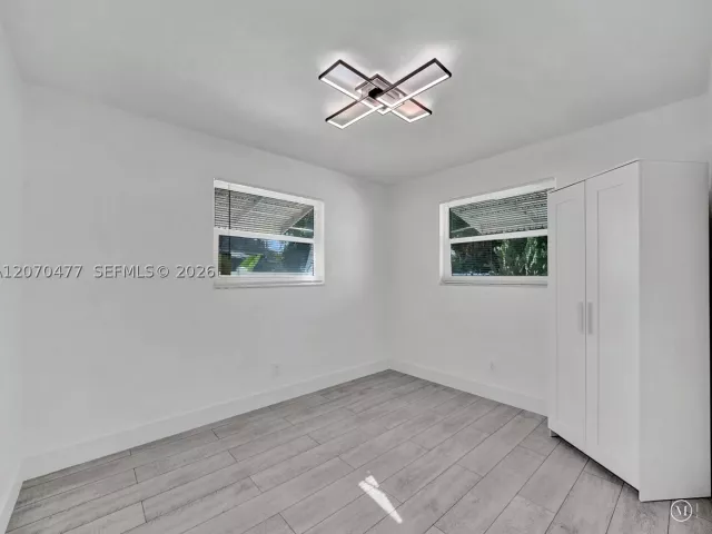 2-bedroom home for sale in Hollywood - 2446 Fillmore St - MondialRealty