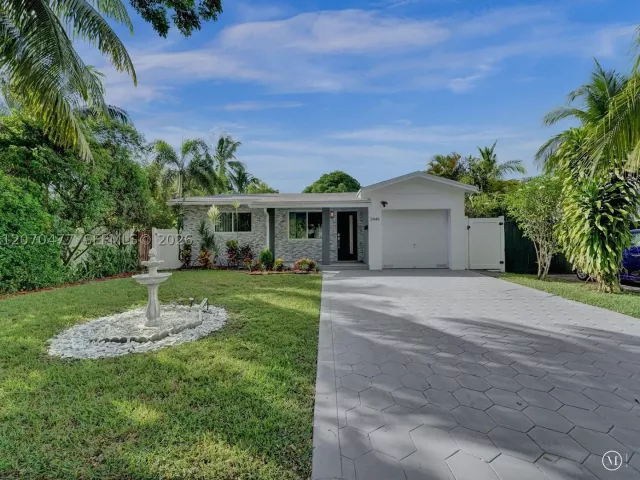 2-bedroom home for sale in Hollywood - 2446 Fillmore St - MondialRealty