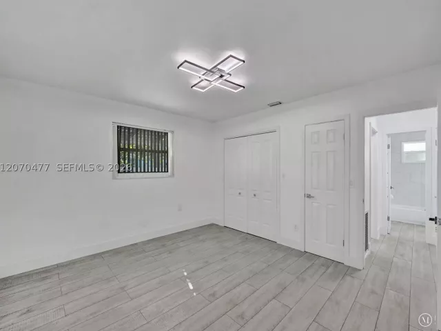 2-bedroom home for sale in Hollywood - 2446 Fillmore St - MondialRealty