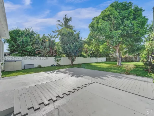 2-bedroom home for sale in Hollywood - 2446 Fillmore St - MondialRealty
