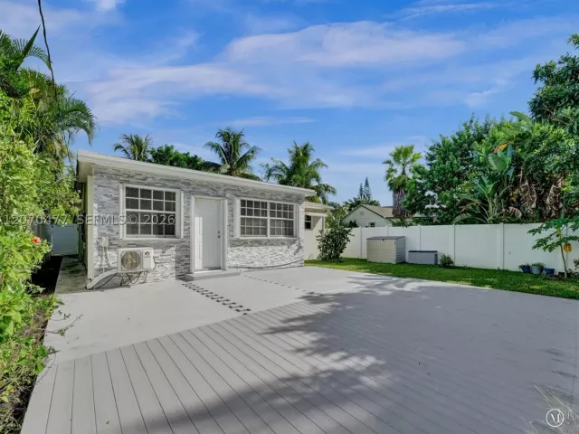 2-bedroom home for sale in Hollywood - 2446 Fillmore St - MondialRealty