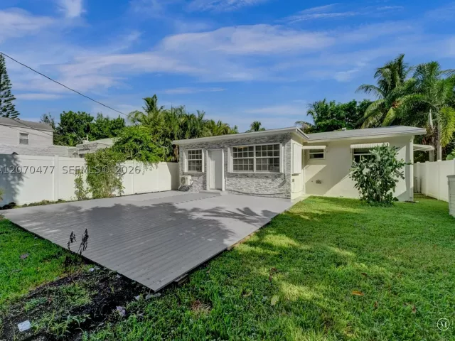 2-bedroom home for sale in Hollywood - 2446 Fillmore St - MondialRealty
