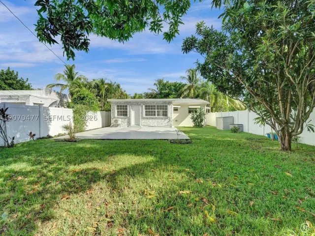 2-bedroom home for sale in Hollywood - 2446 Fillmore St - MondialRealty