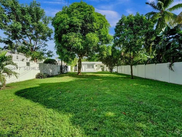 2-bedroom home for sale in Hollywood - 2446 Fillmore St - MondialRealty
