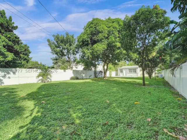 2-bedroom home for sale in Hollywood - 2446 Fillmore St - MondialRealty
