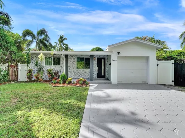 2-bedroom home for sale in Hollywood - 2446 Fillmore St - MondialRealty