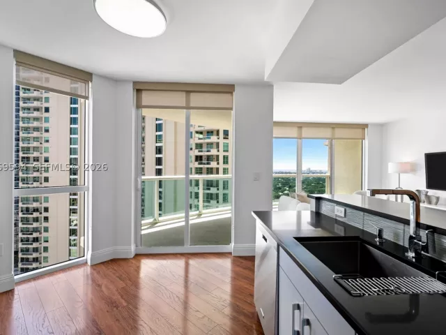 3-bedroom condo for sale in Fort Lauderdale - 347 N New River Dr E 2709 - MondialRealty