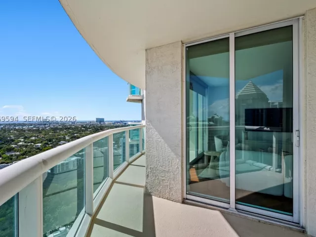 3-bedroom condo for sale in Fort Lauderdale - 347 N New River Dr E 2709 - MondialRealty