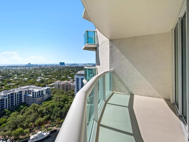 3-bedroom condo for sale in Fort Lauderdale - 347 N New River Dr E 2709 - MondialRealty