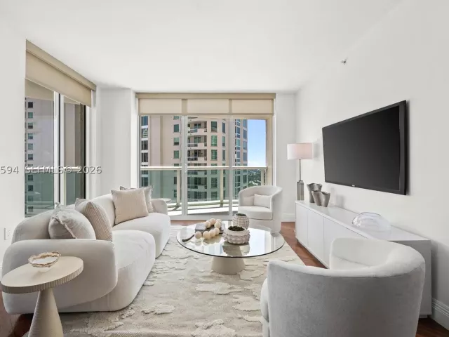 3-bedroom condo for sale in Fort Lauderdale - 347 N New River Dr E 2709 - MondialRealty