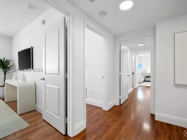 3-bedroom condo for sale in Fort Lauderdale - 347 N New River Dr E 2709 - MondialRealty