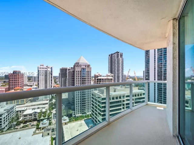3-bedroom condo for sale in Fort Lauderdale - 347 N New River Dr E 2709 - MondialRealty