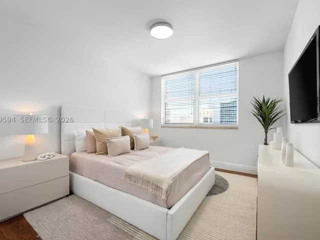 3-bedroom condo for sale in Fort Lauderdale - 347 N New River Dr E 2709 - MondialRealty