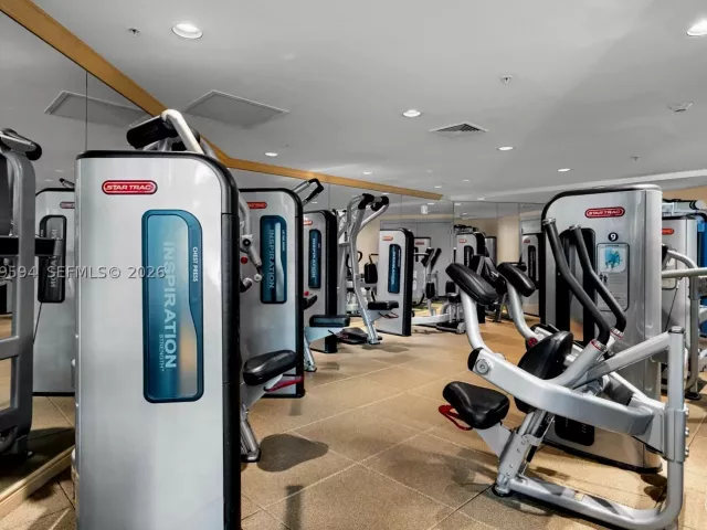 3-bedroom condo for sale in Fort Lauderdale - 347 N New River Dr E 2709 - MondialRealty