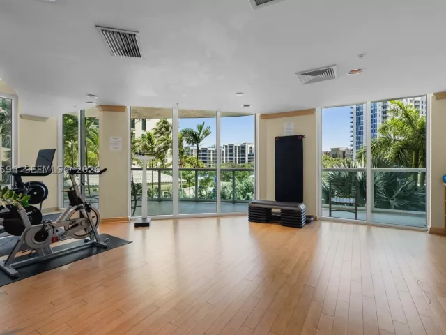 3-bedroom condo for sale in Fort Lauderdale - 347 N New River Dr E 2709 - MondialRealty