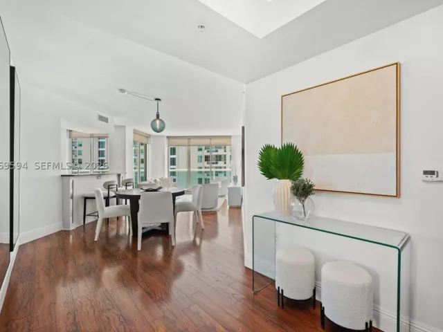 3-bedroom condo for sale in Fort Lauderdale - 347 N New River Dr E 2709 - MondialRealty