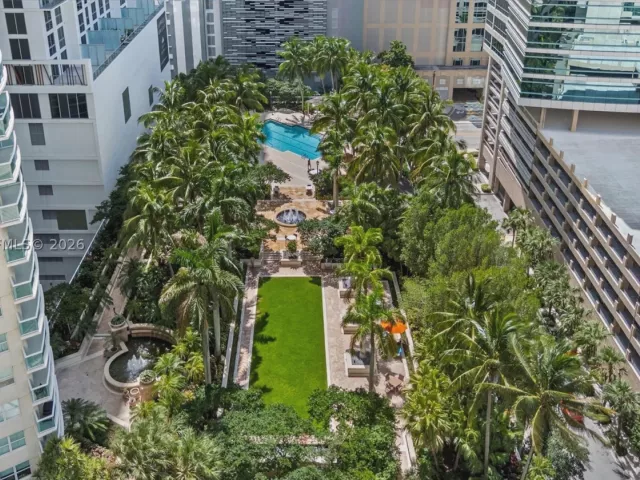 3-bedroom condo for sale in Fort Lauderdale - 347 N New River Dr E 2709 - MondialRealty