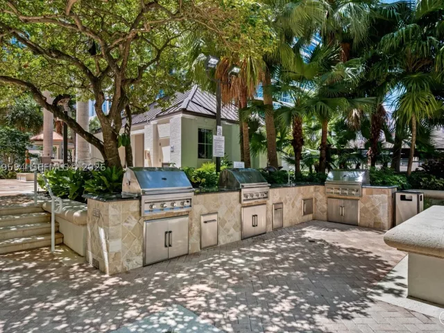 3-bedroom condo for sale in Fort Lauderdale - 347 N New River Dr E 2709 - MondialRealty