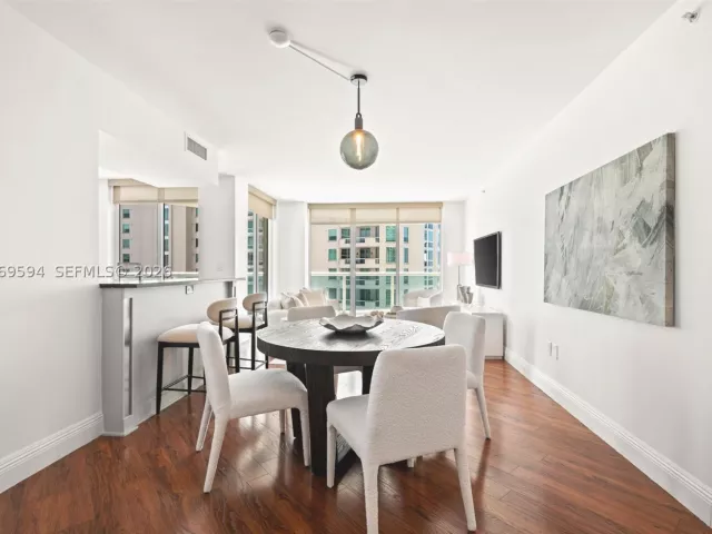 3-bedroom condo for sale in Fort Lauderdale - 347 N New River Dr E 2709 - MondialRealty