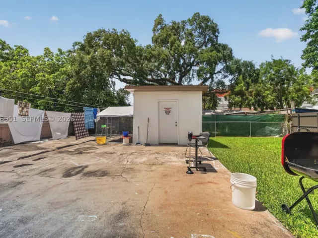4-bedroom home for sale in Miami - 7151 SW 42nd St - MondialRealty