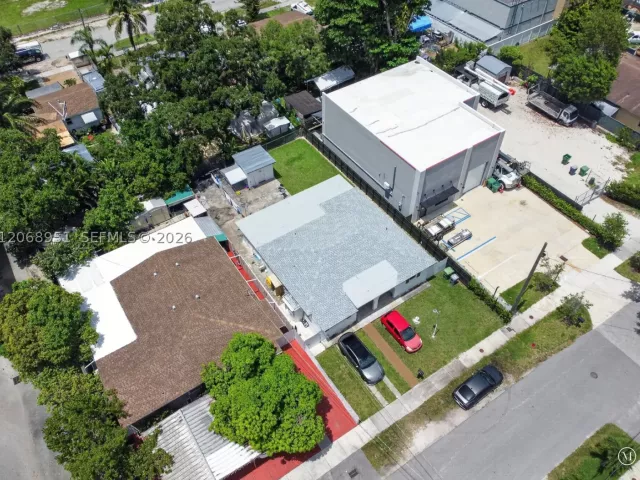 4-bedroom home for sale in Miami - 7151 SW 42nd St - MondialRealty