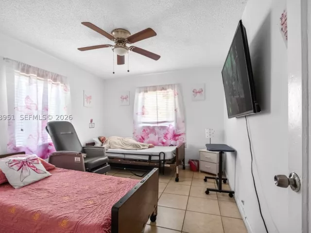 4-bedroom home for sale in Miami - 7151 SW 42nd St - MondialRealty