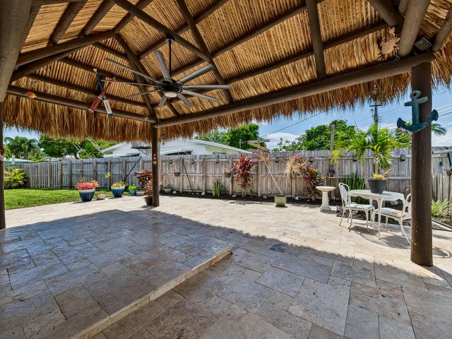 3-bedroom home for sale in Deerfield Beach - 1419 SE 1ST Way - MondialRealty