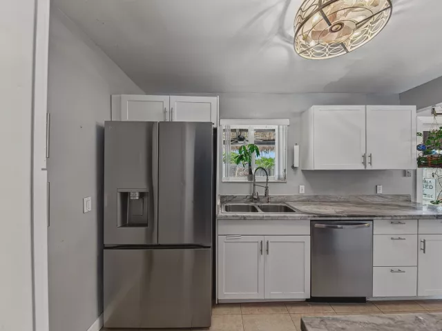 3-bedroom home for sale in Deerfield Beach - 1419 SE 1ST Way - MondialRealty