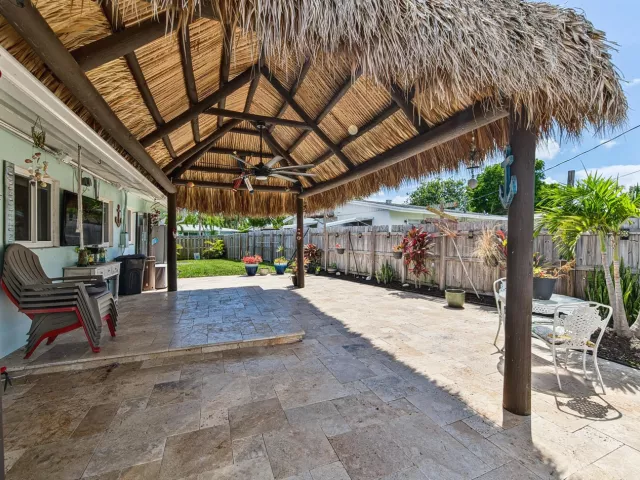 3-bedroom home for sale in Deerfield Beach - 1419 SE 1ST Way - MondialRealty