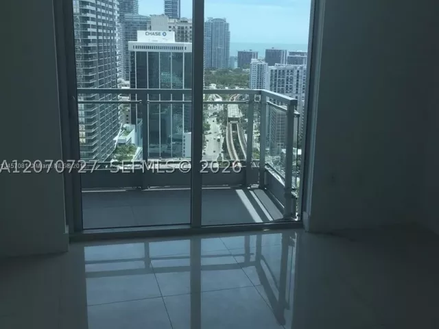 2-bedroom condo for rent in Miami - 92 SW 3rd St 3402 - MondialRealty