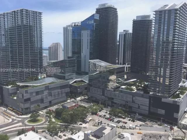 2-bedroom condo for rent in Miami - 92 SW 3rd St 3402 - MondialRealty
