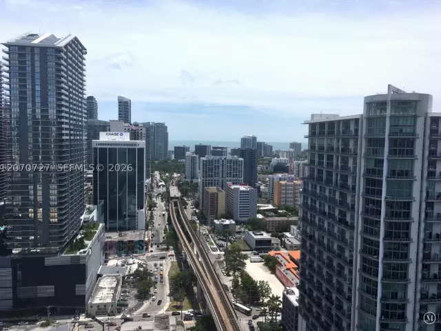2-bedroom condo for rent in Miami - 92 SW 3rd St 3402 - MondialRealty