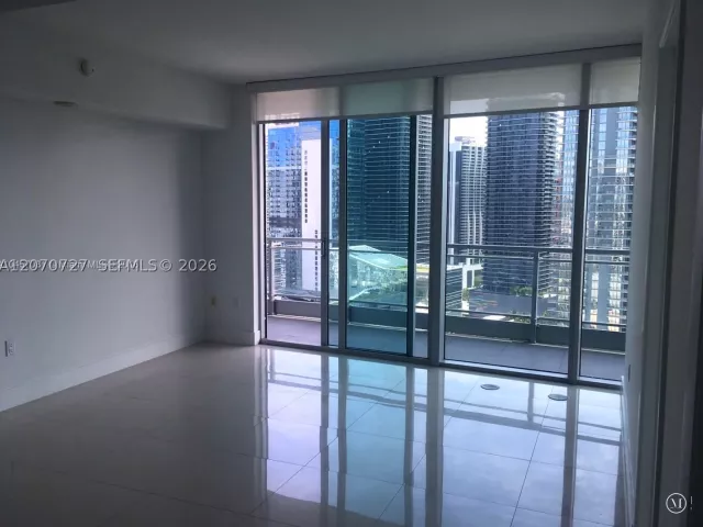 2-bedroom condo for rent in Miami - 92 SW 3rd St 3402 - MondialRealty