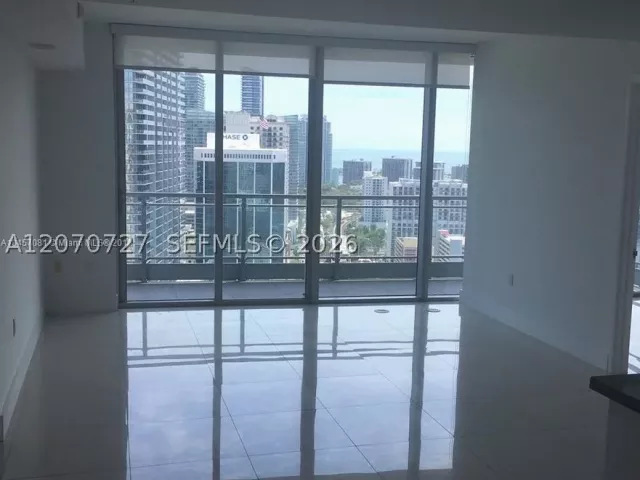 2-bedroom condo for rent in Miami - 92 SW 3rd St 3402 - MondialRealty