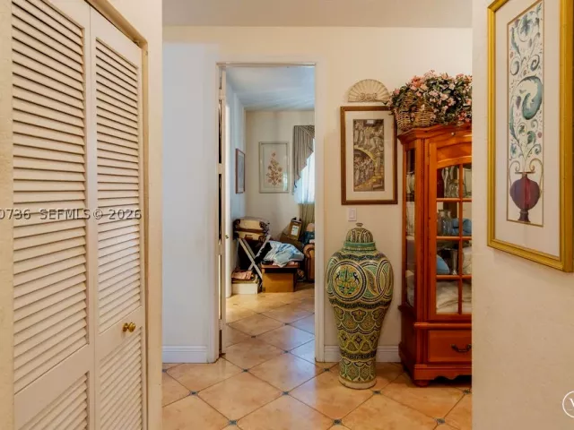 5-bedroom home for sale in Miami - 2610 SW 112th Ct - MondialRealty
